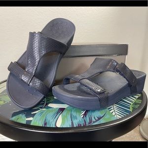 Vionic size 8 WIDE width navy blue Pacific Ellie adjustable sandals